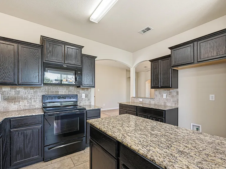 717 Jennie Marie Cir — Photo 6