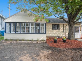 1878 Lakeshore Dr, Muskegon, MI 49441