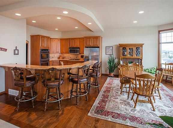 5th image of 1205 N Dunbarton Oaks Ln