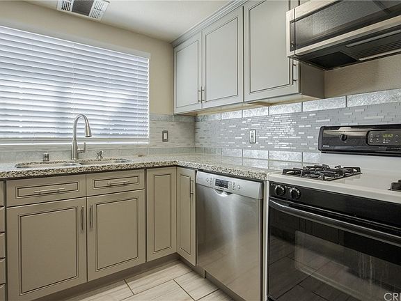 4th image of 22040 Gault St Unit 57