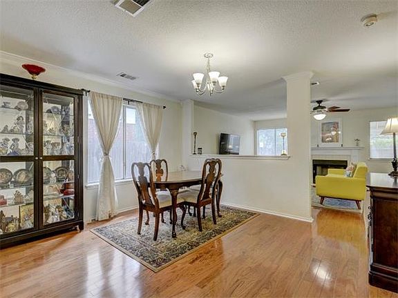 3rd image of 1003 Hughmont Dr