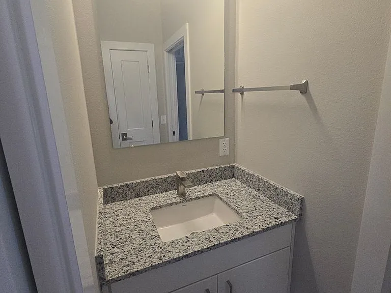 701 Bates Ave SW — Photo 16