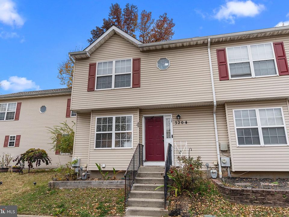 1st image of 320 Melvin Ave N #N
