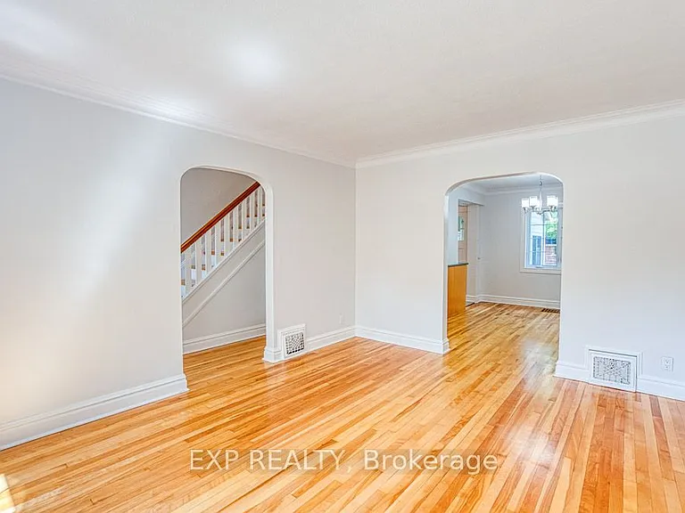 413 Holland Ave — Photo 10