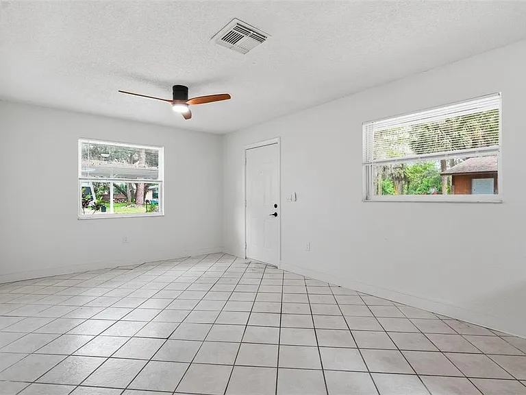 7133 Pinewood Dr — Photo 4