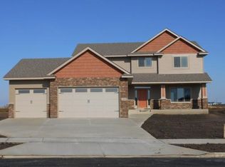 1904 NW 26th Ave, Minot, ND 58703