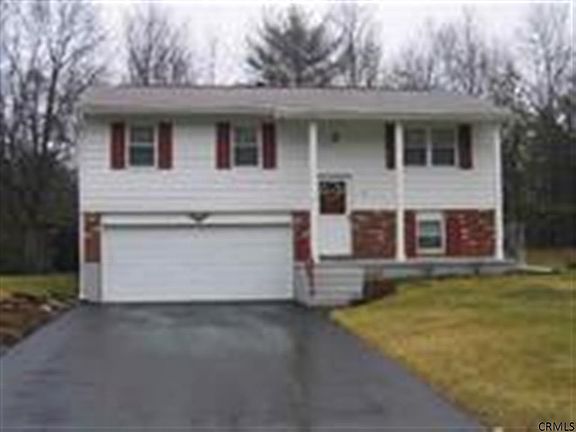 2nd image of 15 Kristen Dr