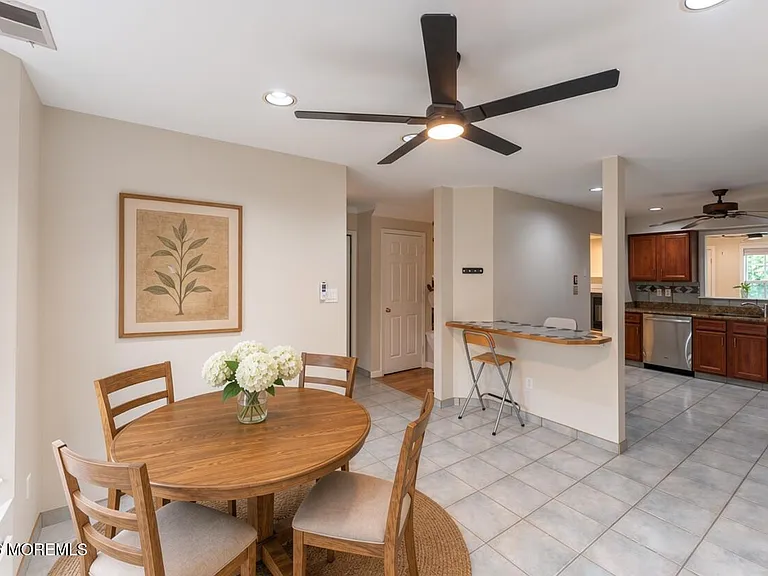 314 Towne Dr #10-4 — Photo 6