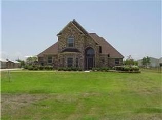 4910 Majestic Dr, Beach City, TX 77523