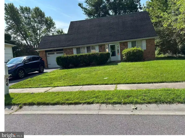 26 Cornwall Dr, Newark, DE 19711