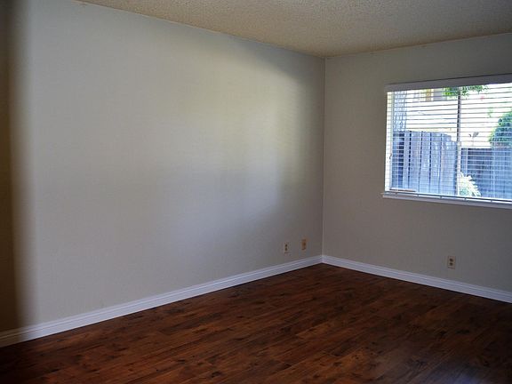 Bedroom 1 w/walk-in closet