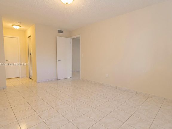 5th image of 7865 Camino Real #L-104