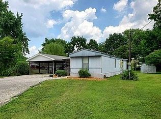 514 S May St, Sumner, IL 62466