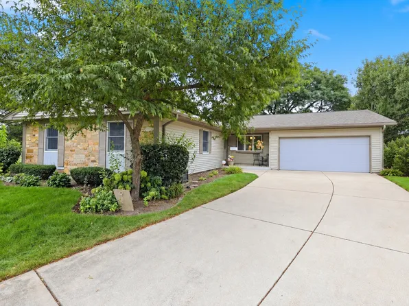 9 Dartford Ln, Schaumburg, IL 60194