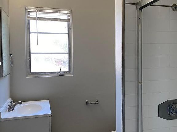 5th image of 146 N Pass Ave APT 4