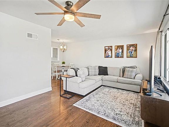 2nd image of 901 NE 67th Pl