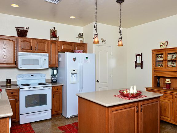 4th image of 728 N Highlands Grove Ln