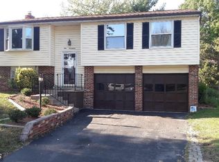 117 N Ithaca Rd, Sterling, VA 20164