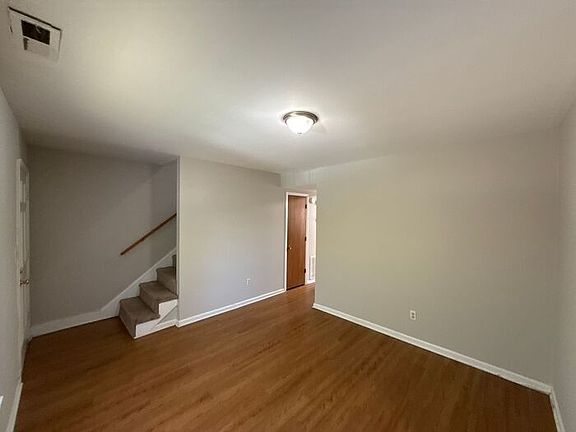 4th image of 409 Hawley Ave Unit 3