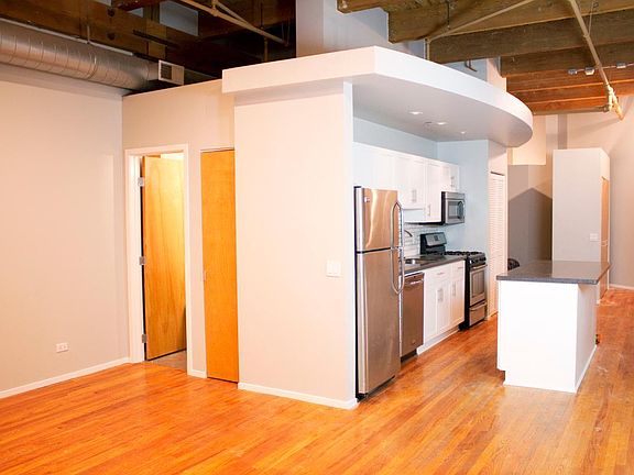 5th image of 2300 W Wabansia Ave APT 230