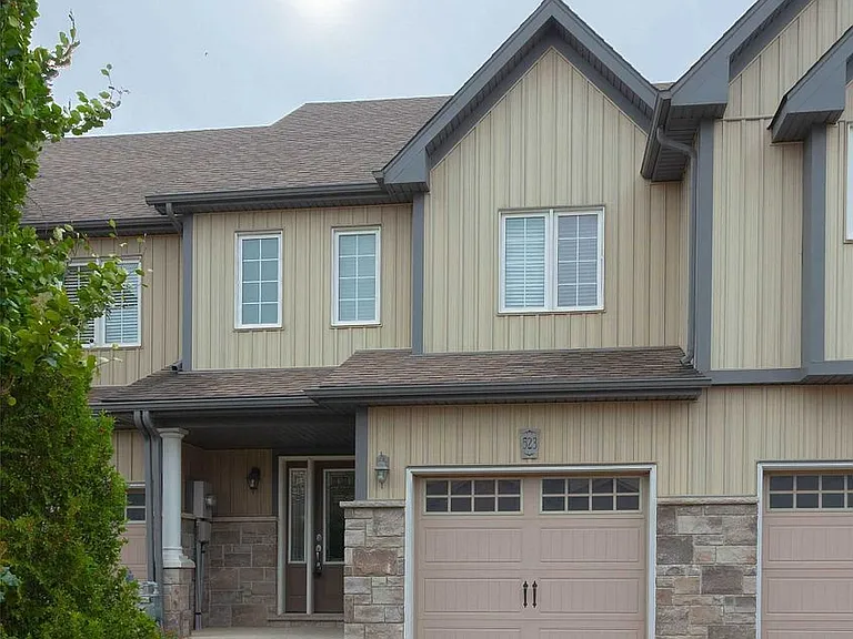 523 Windflower Cres — Photo 2