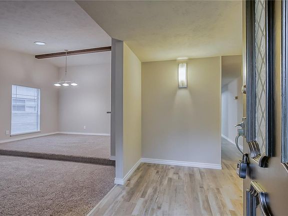 2nd image of 916 Goodwin Dr