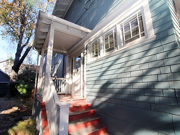 2nd image of 2145-2147 NW Glisan St