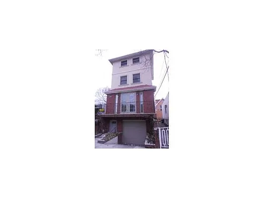 Sold by Remax Real Estate Professionals | media 1