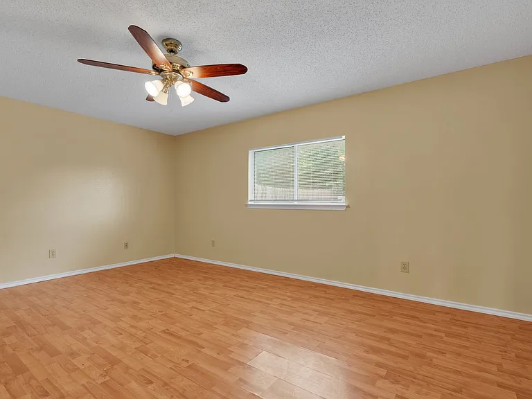 6635 Barton Rock Rd — Photo 11