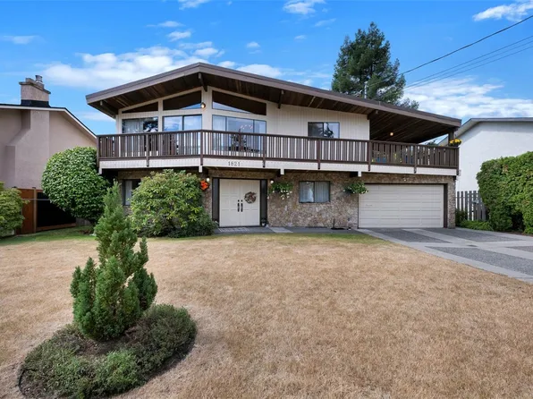 1821 Penshurst Rd, Saanich, BC V8N 2N8