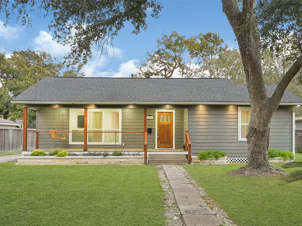 1303 Bowie St, La Marque, TX 77568