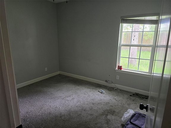 5th image of 310 Kings Port St