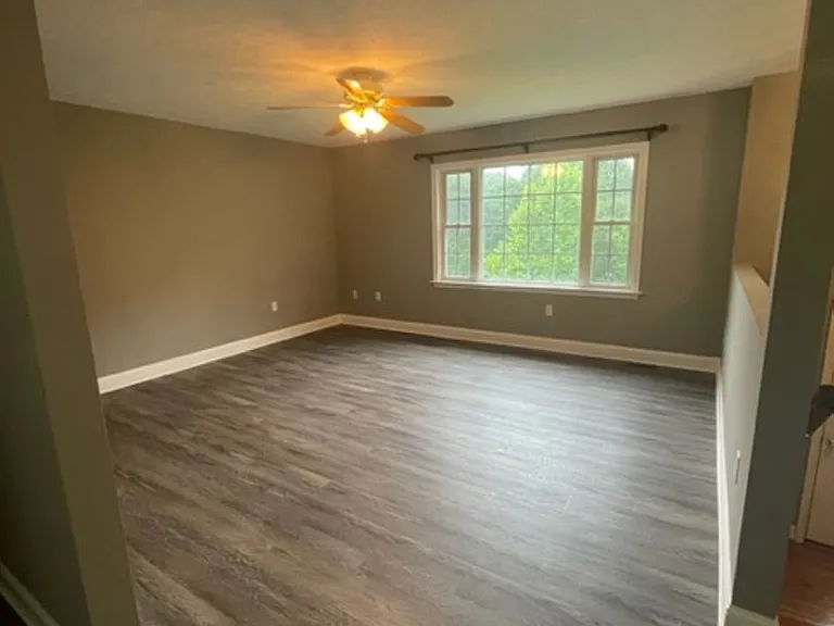 1125 Rock Haven Rd — Photo 3