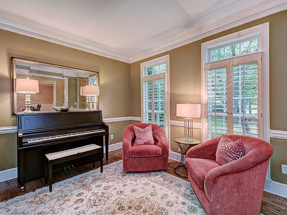 2nd image of 9720 Vanguard Dr APT 22