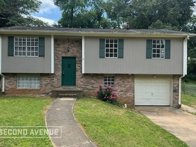 2505 Martin Rd — Photo 1