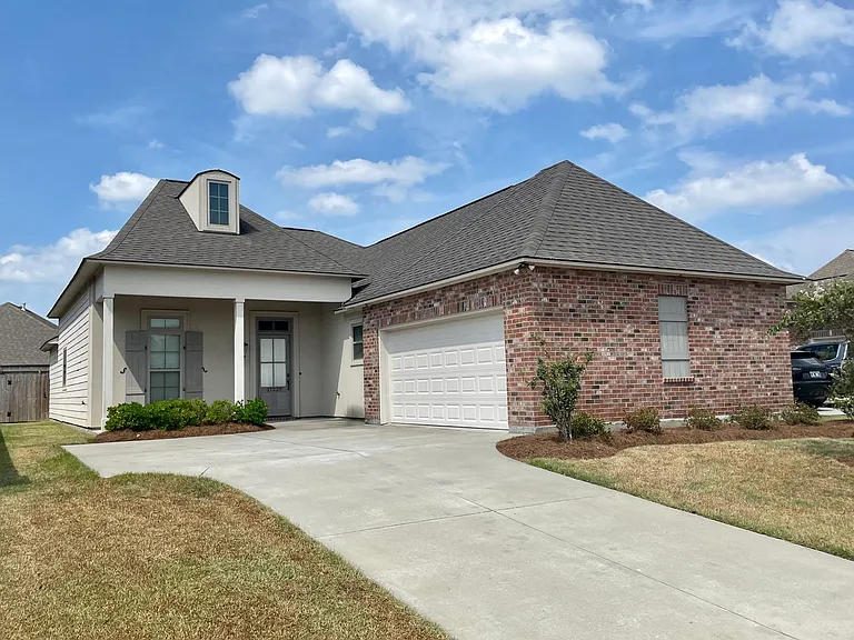 17229 Ledgestone Dr — Photo 1