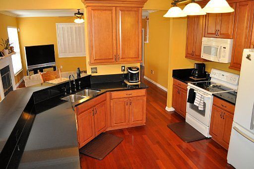 3rd image of 9006 Roemeadow Ln