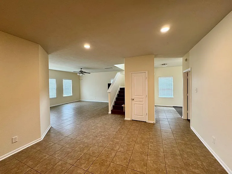 8230 Polaris Point Ln — Photo 6