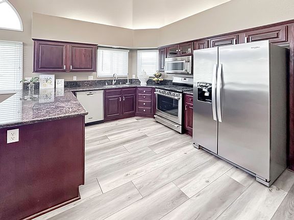5th image of 38493 Glen Abbey Ln