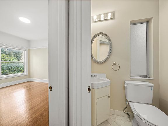 3rd image of 3038 Lyon St