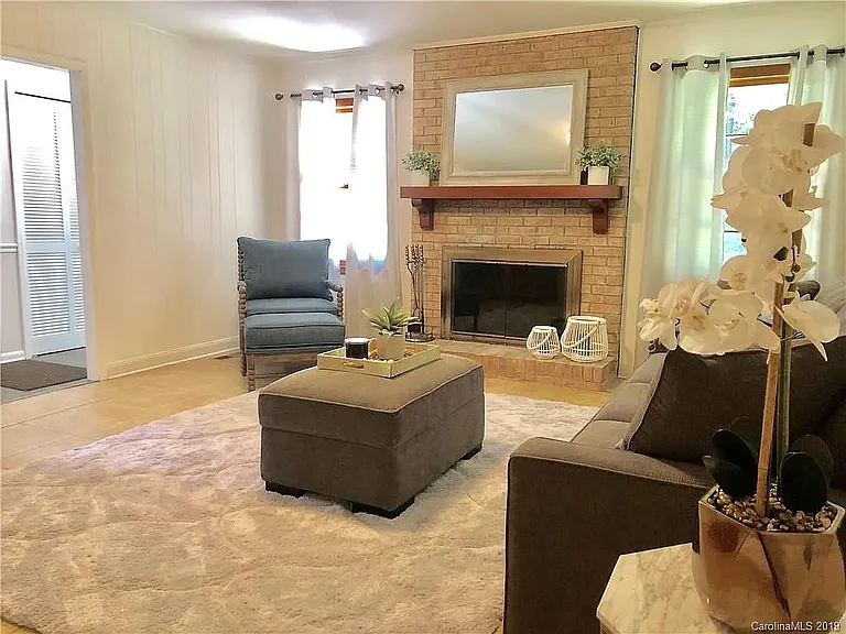 Staging shown and appearance may differ.