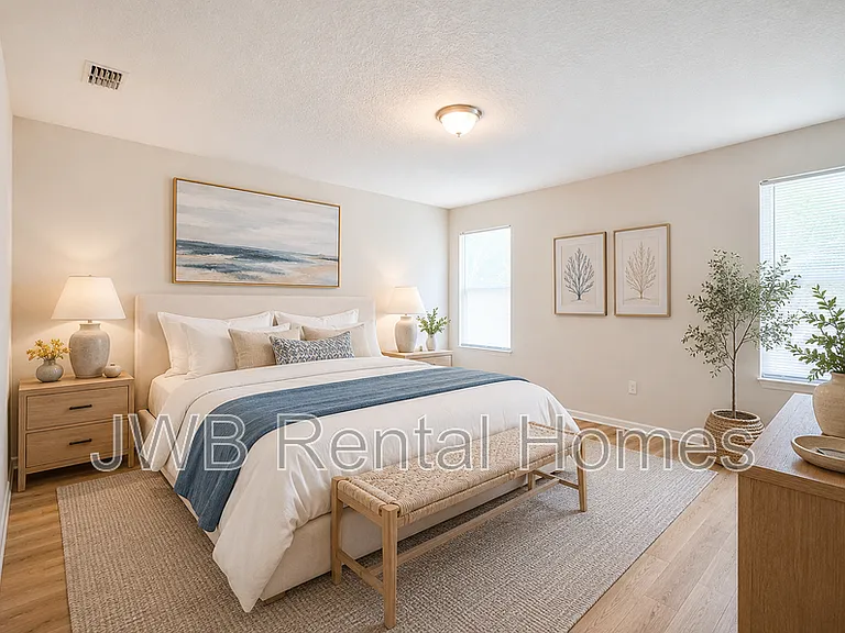 702 James St — Photo 8