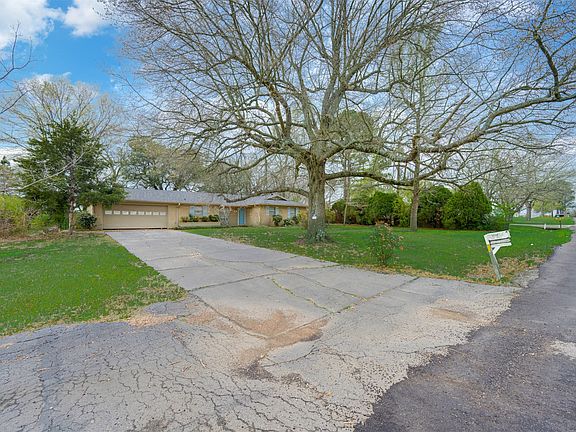 2nd image of 4025 Old Bonham Rd