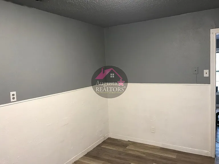 2310 N 18th St — Photo 5