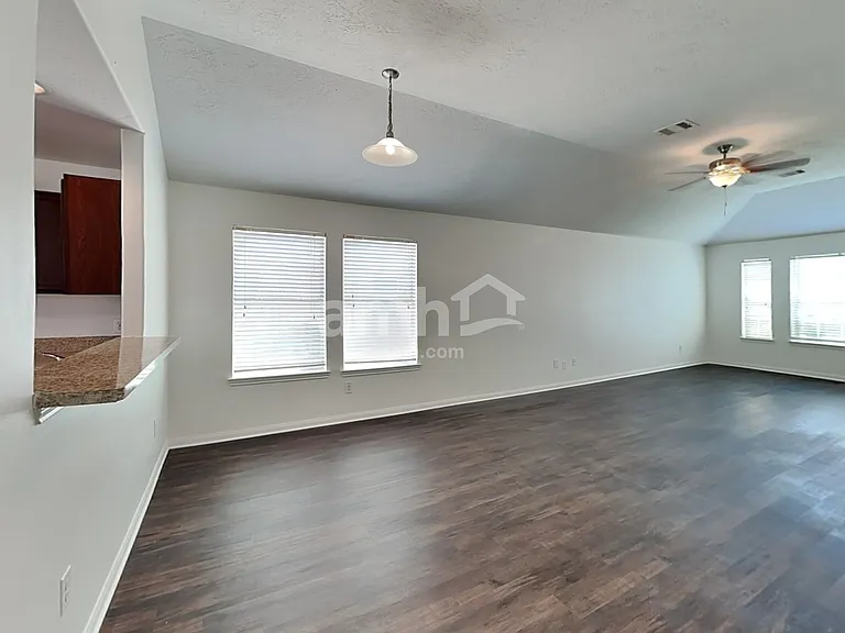 3919 Hawthorn Glen Ct — Photo 6