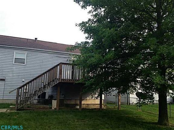 3rd image of 6824 Stockton Ln