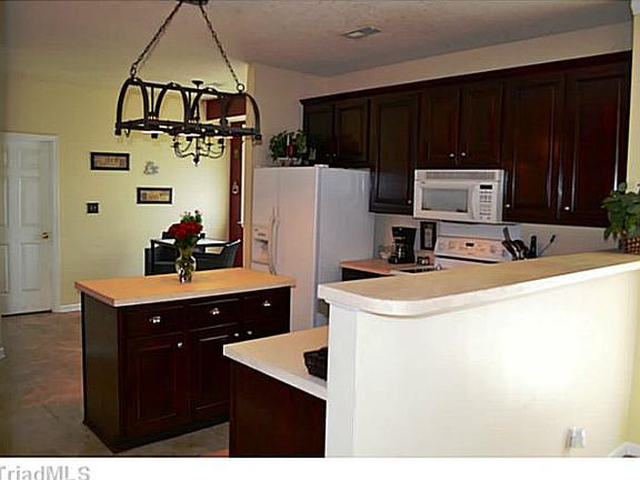 4th image of 501 Crystal Hill Ct