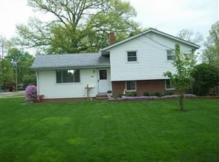 711 E 345th St, Eastlake, OH 44095