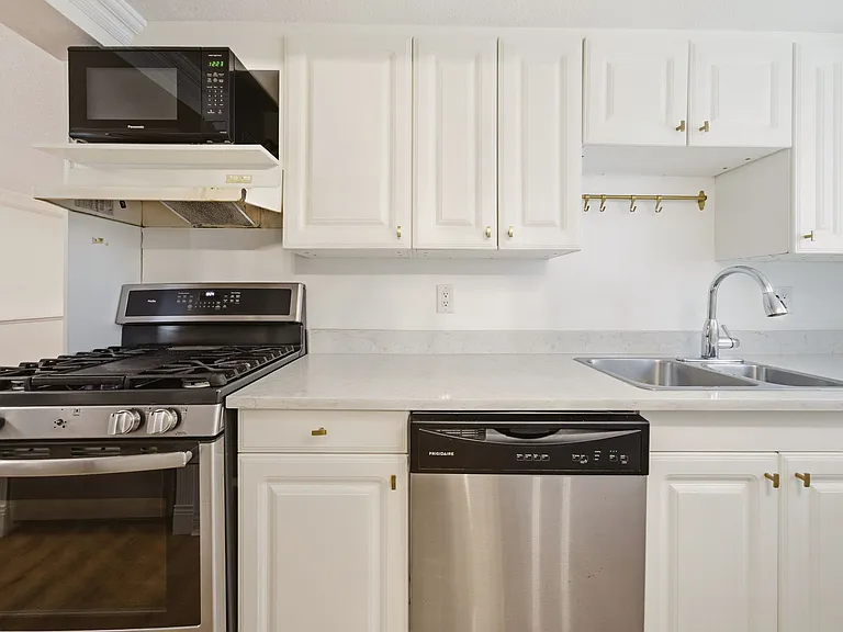 524 E 12th Ave #B — Photo 5