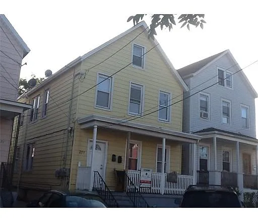 273 Washington St photo 1